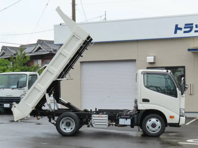 日野 デュトロ 2DG-XZU675T(4WD)の写真9