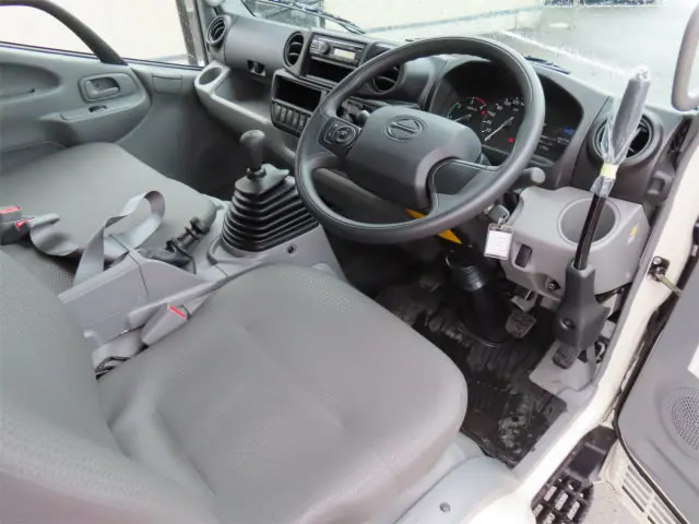 日野 デュトロ 2DG-XZU675T(4WD)の写真12