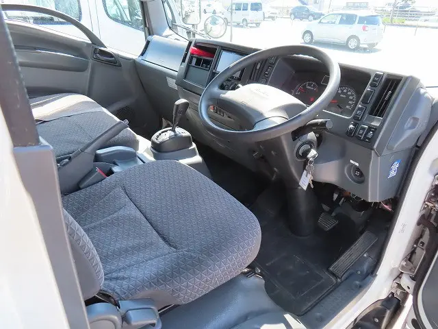 いすゞ エルフ TRG-NPR85AN(2WD)の写真4