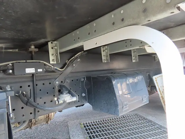 いすゞ エルフ TRG-NPR85AN(2WD)の写真7