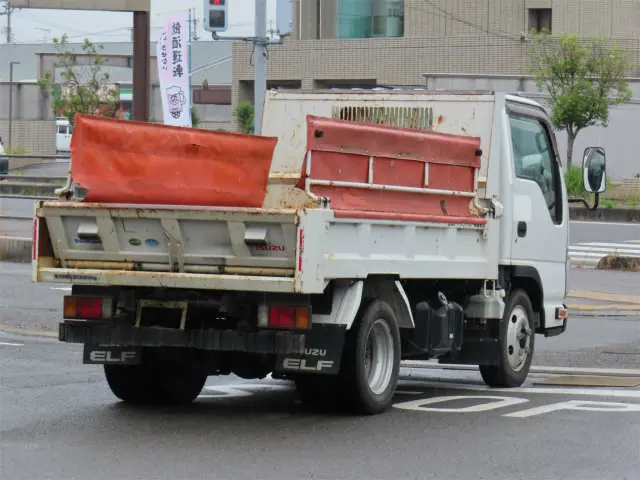 いすゞ エルフ TPG-NKR85AN(2WD)の写真3