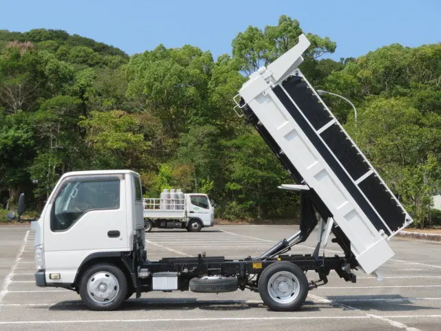 いすゞ エルフ TPG-NKR85AN(2WD)の写真9