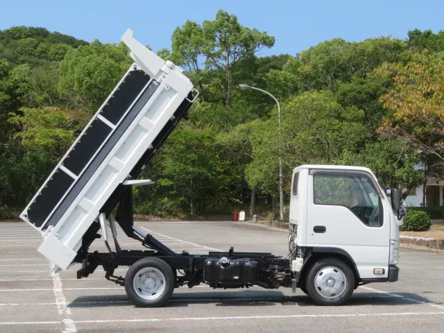 いすゞ エルフ TPG-NKR85AN(2WD)の写真10