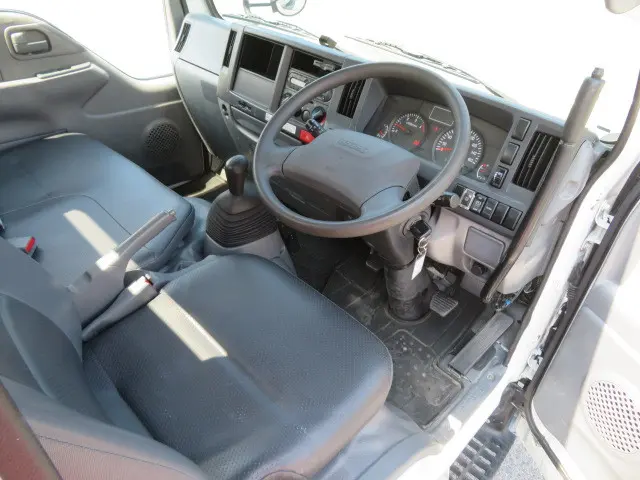いすゞ エルフ TPG-NKR85AN(2WD)の写真13