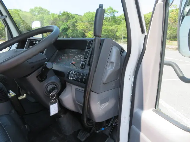いすゞ エルフ TPG-NKR85AN(2WD)の写真21