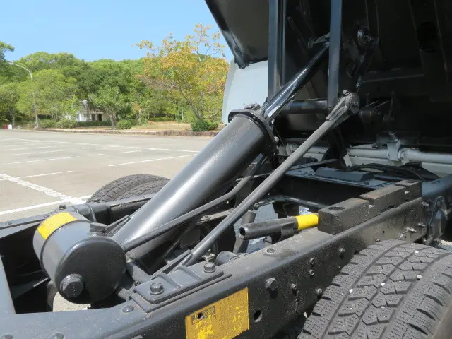 いすゞ エルフ TPG-NKR85AN(2WD)の写真50