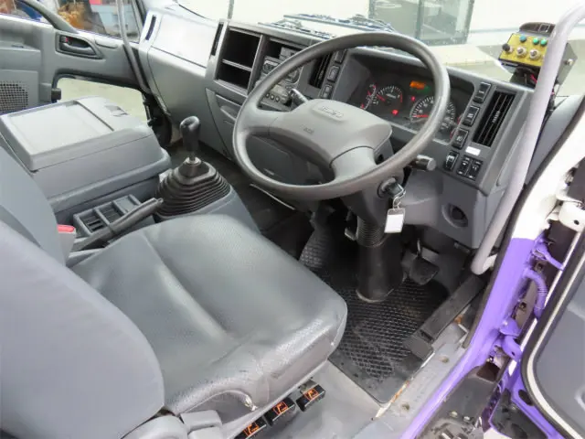 いすゞ フォワード TKG-FRR90S2(2WD)の写真10
