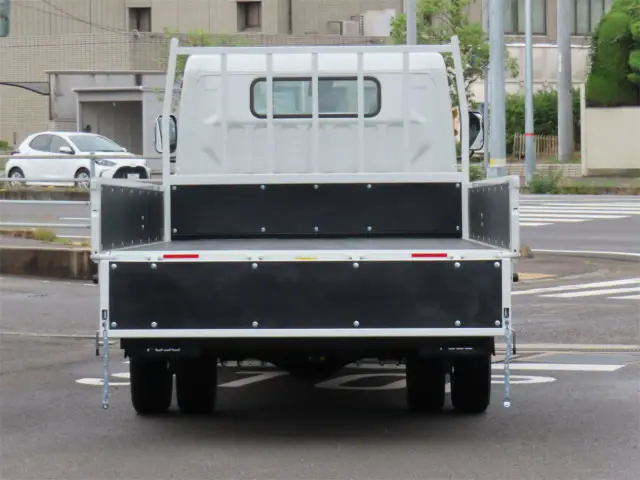 三菱 キャンター 2WG-XZU713M(2WD)の写真8