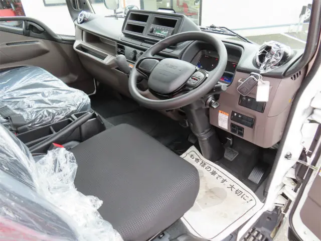 三菱 キャンター 2WG-XZU713M(2WD)の写真11