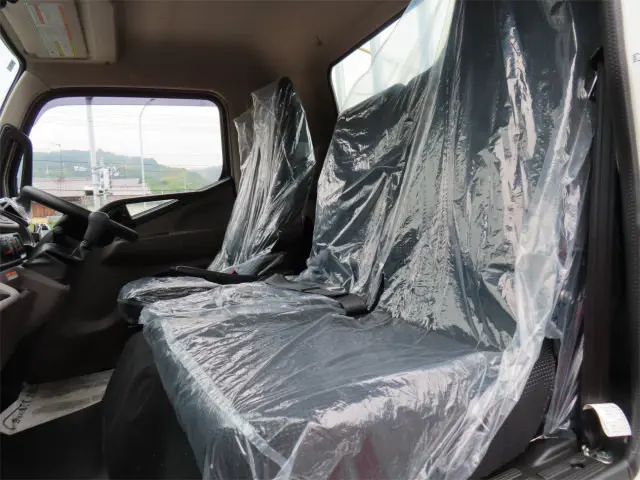 三菱 キャンター 2WG-XZU713M(2WD)の写真12