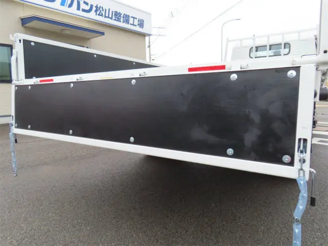 三菱 キャンター 2WG-XZU713M(2WD)の写真30
