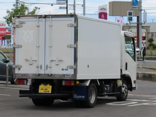 いすゞ エルフ 2RG-NLR88AN(2WD)の写真2
