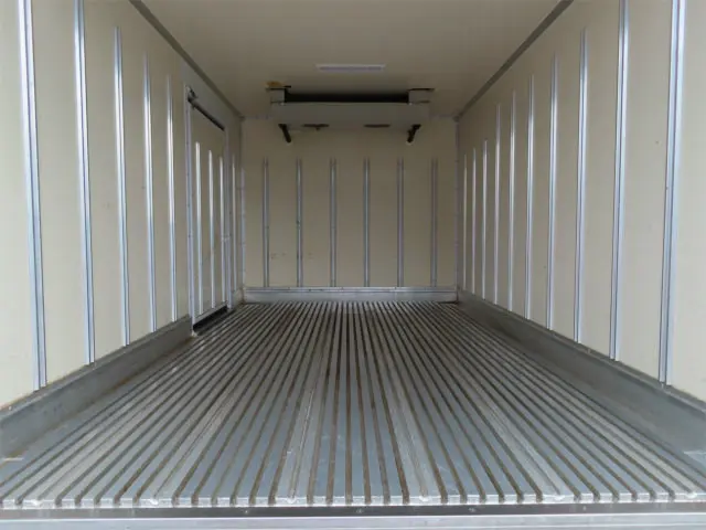 いすゞ エルフ 2RG-NLR88AN(2WD)の写真3