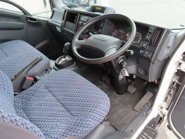 いすゞ エルフ 2RG-NLR88AN(2WD)の写真4