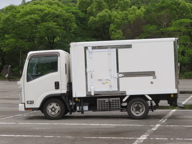 いすゞ エルフ 2RG-NLR88AN(2WD)の写真4