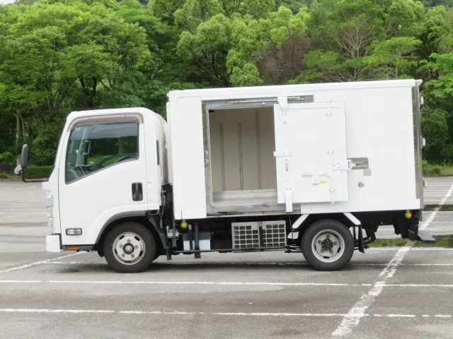 いすゞ エルフ 2RG-NLR88AN(2WD)の写真8