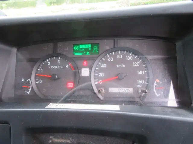いすゞ エルフ 2RG-NLR88AN(2WD)の写真12