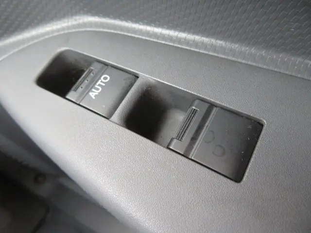 いすゞ エルフ 2RG-NLR88AN(2WD)の写真18