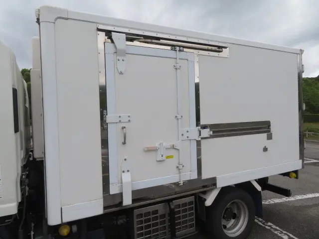 いすゞ エルフ 2RG-NLR88AN(2WD)の写真33