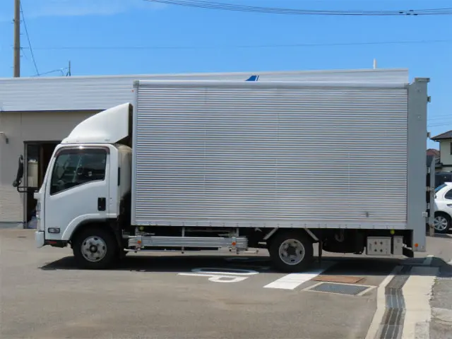 いすゞ エルフ 2RG-NPR88AN(2WD)の写真3