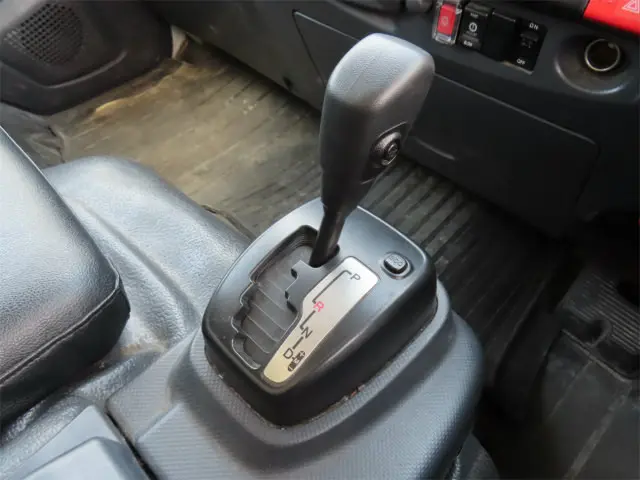 いすゞ エルフ 2RG-NPR88AN(2WD)の写真15