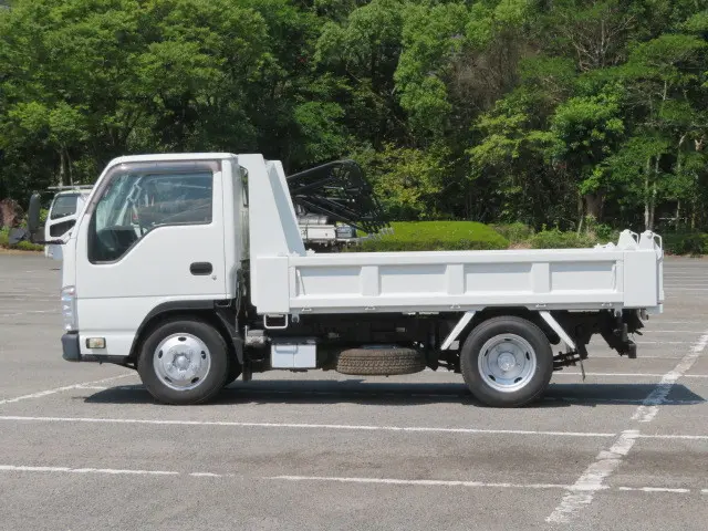 いすゞ エルフ TPG-NKR85AN(2WD)の写真4