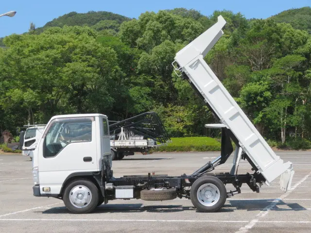 いすゞ エルフ TPG-NKR85AN(2WD)の写真12