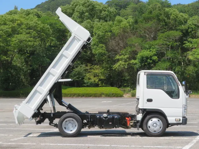 いすゞ エルフ TPG-NKR85AN(2WD)の写真13