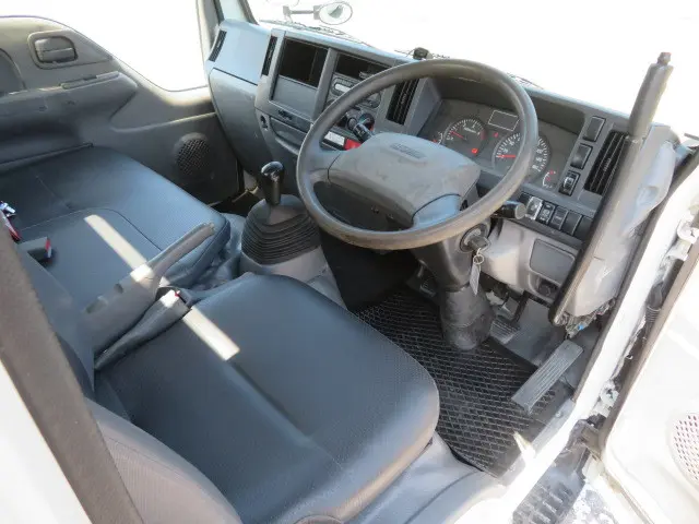 いすゞ エルフ TPG-NKR85AN(2WD)の写真14