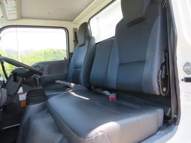 いすゞ エルフ TPG-NKR85AN(2WD)の写真15
