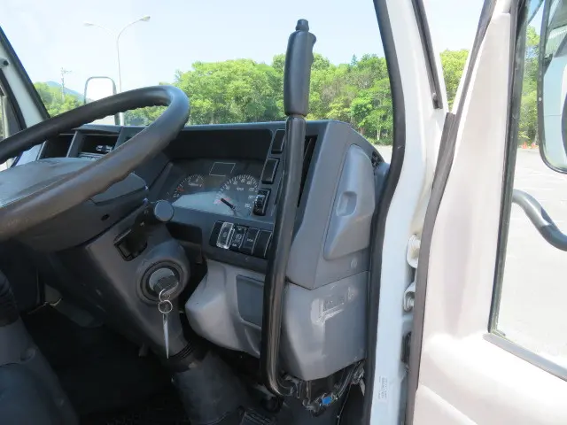 いすゞ エルフ TPG-NKR85AN(2WD)の写真22
