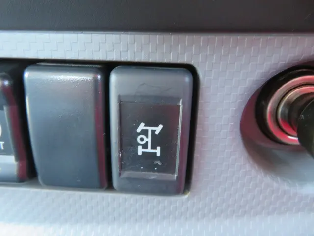 いすゞ フォワード TKG-FRR90S2(2WD)の写真17
