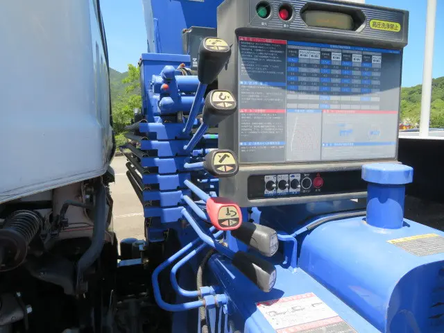 いすゞ フォワード TKG-FRR90S2(2WD)の写真32