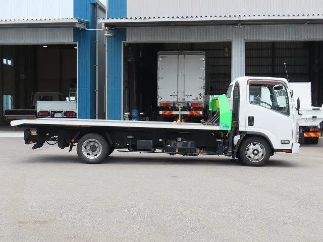 いすゞ エルフ TRG-NPR85AN(2WD)の写真4