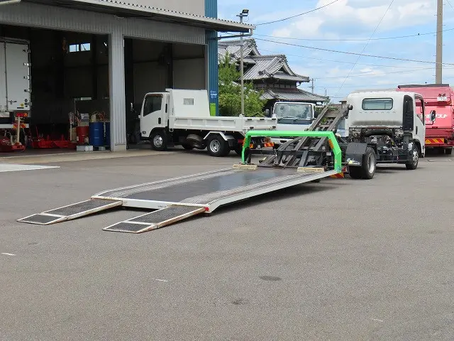 いすゞ エルフ TRG-NPR85AN(2WD)の写真7