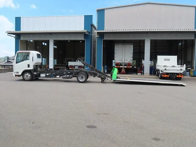 いすゞ エルフ TRG-NPR85AN(2WD)の写真8