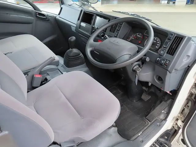 いすゞ エルフ TRG-NPR85AN(2WD)の写真9