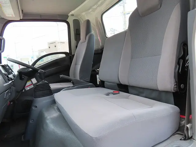 いすゞ エルフ TRG-NPR85AN(2WD)の写真10