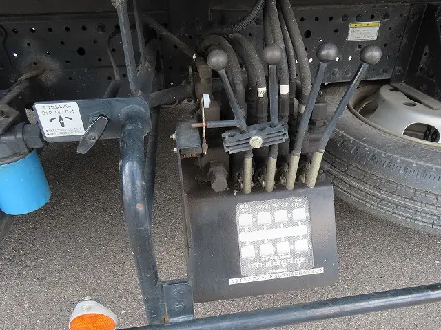 いすゞ エルフ TRG-NPR85AN(2WD)の写真31