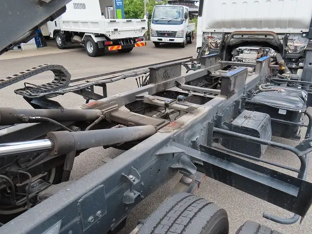 いすゞ エルフ TRG-NPR85AN(2WD)の写真47