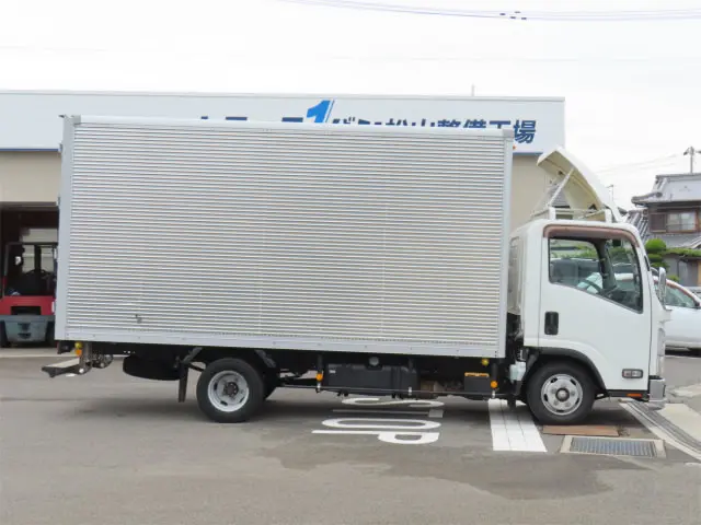 いすゞ エルフ TRG-NLR85AN(2WD)の写真4