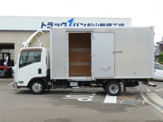 いすゞ エルフ TRG-NLR85AN(2WD)の写真8