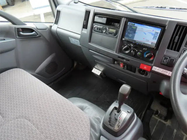 いすゞ エルフ TRG-NLR85AN(2WD)の写真14