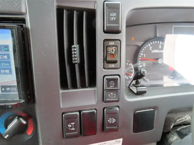いすゞ エルフ TRG-NLR85AN(2WD)の写真15