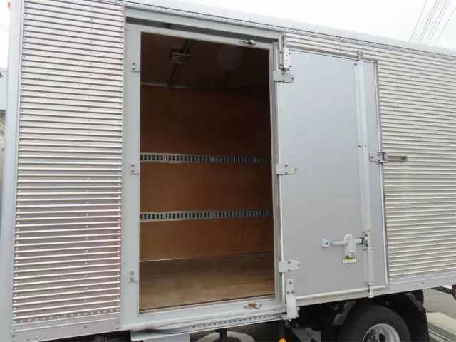 いすゞ エルフ TRG-NLR85AN(2WD)の写真30