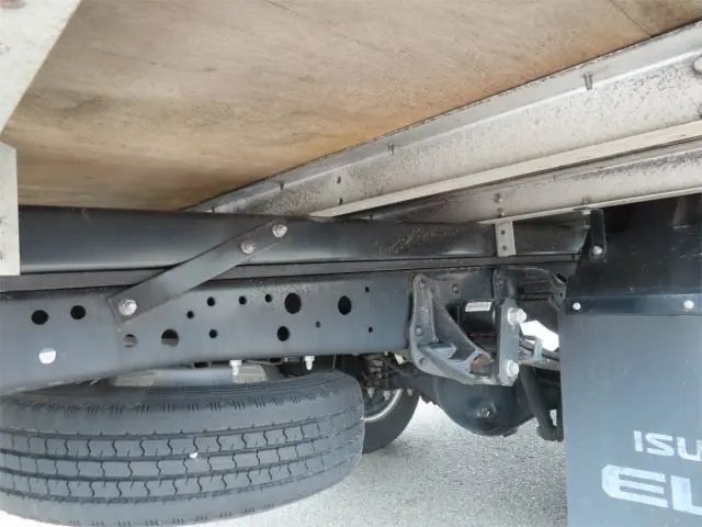 いすゞ エルフ TRG-NLR85AN(2WD)の写真44