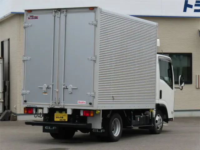 いすゞ エルフ 2TG-NLR88AM(2WD)の写真2