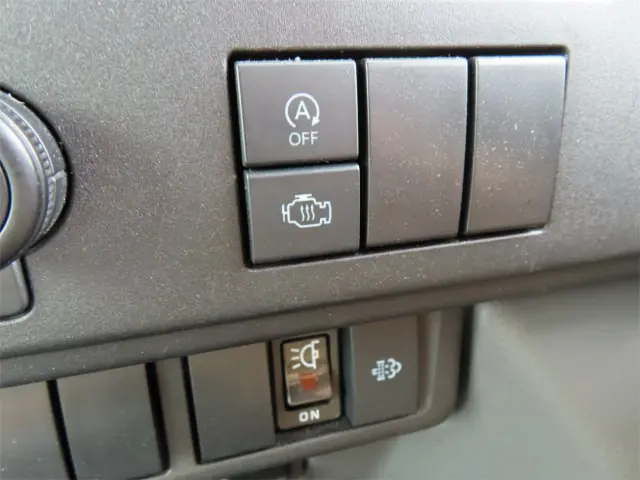 いすゞ エルフ 2TG-NLR88AM(2WD)の写真13
