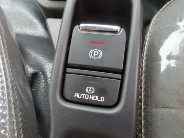 いすゞ エルフ 2TG-NLR88AM(2WD)の写真19