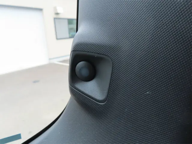 いすゞ エルフ 2TG-NLR88AM(2WD)の写真20